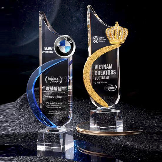 ICT 817 - Exclusive Crystal Trophy