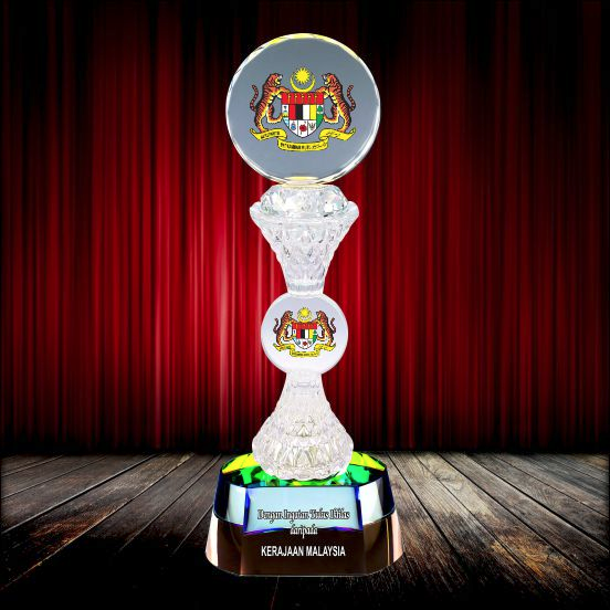ICT 824 - Exclusive Crystal Trophy