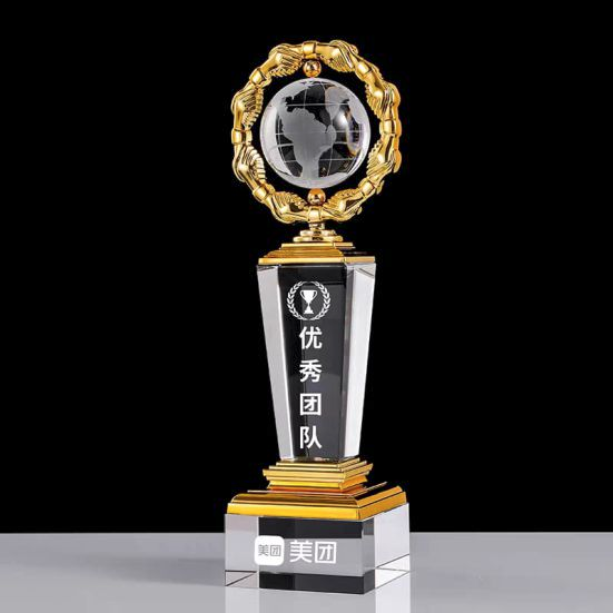 ICT 825 - Exclusive Crystal Trophy