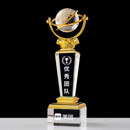 ICT 826 - Exclusive Crystal Trophy