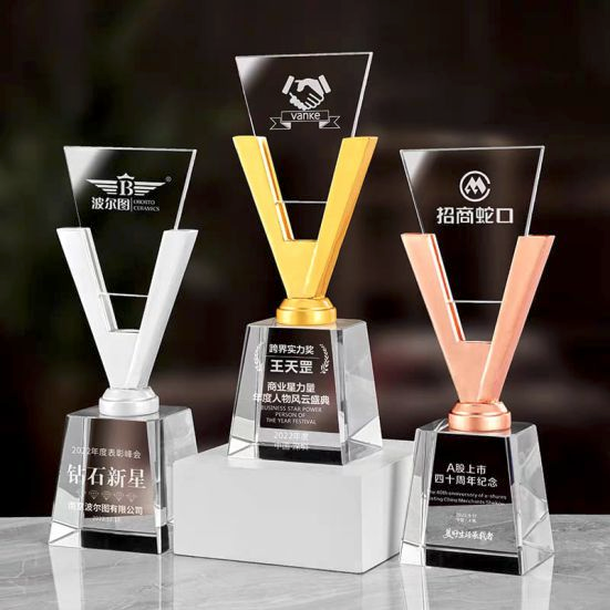 ICT 827 - Exclusive Crystal Trophy