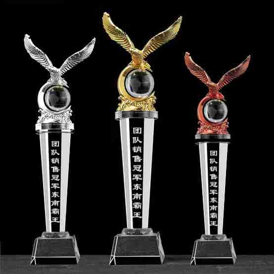 IMT 741 - Exclusive Metal Crystal Award